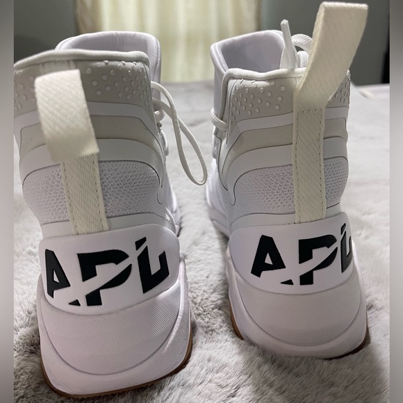 APL Women’s Techloom Defender - Picture 8 of 12